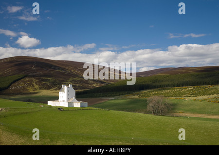 Le petit historique historique stratégique Corgarff Castle tower house ou dans les paysages de Strathdon, Aberdeenshire, Scotland, UK sites écossais Banque D'Images