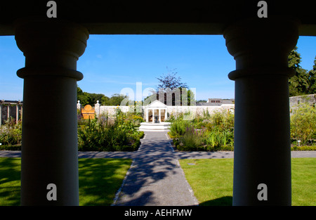 Vue de la Physic Garden Cowbridge Vale of Glamorgan South Wales UK Banque D'Images