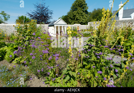 Vue de la Physic Garden Cowbridge Vale of Glamorgan South Wales UK Banque D'Images