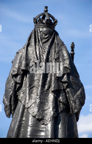 Statue de la reine Victoria Blackfriars Bridge Londres Angleterre Banque D'Images