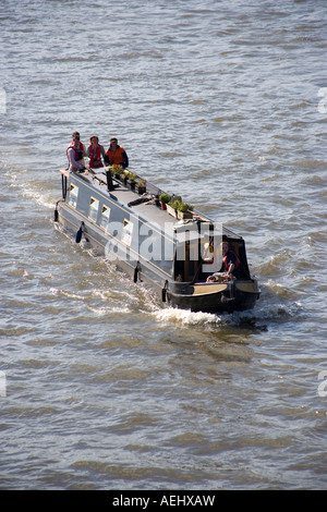 Canal Boat on River Thames London England Banque D'Images