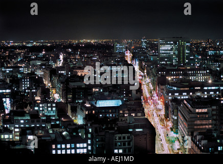 Vue de nuit sur Oxford Street à Londres. le trafic. en Angleterre. Banque D'Images