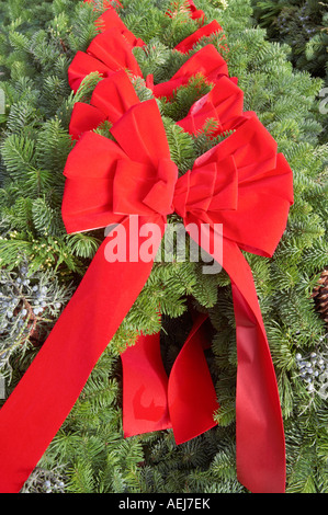 Des couronnes de Noël avec red bows Al s Tualtin Pépinière Jardin Oregon Banque D'Images