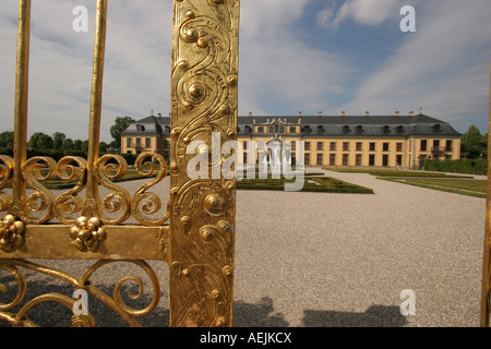 Porte du palais à l'intérieur de jardins de Herrenhausen, près de hanovre basse-saxe allemagne Banque D'Images