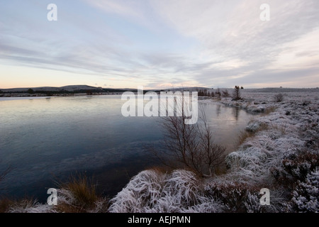 Loch noir, Dava Moor, Inverness, Écosse shie Banque D'Images