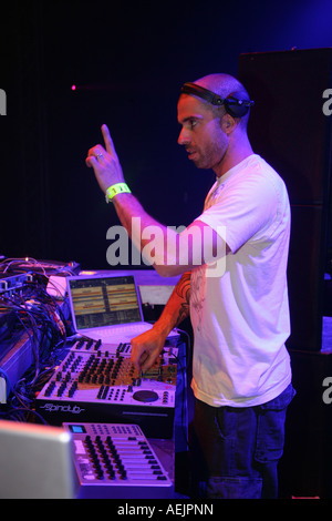 DJ Chris Liebing pendant 'nature', un techno-party près de Kastellaun , Rhénanie-Palatinat, Allemagne Banque D'Images