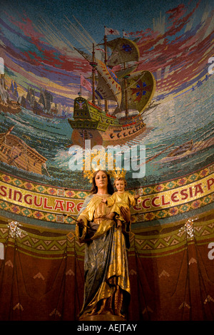 Dans la chapelle de l'église Sagrat Cor, sur le Tibidabo, Barcelone, Catalogne, Espagne Banque D'Images