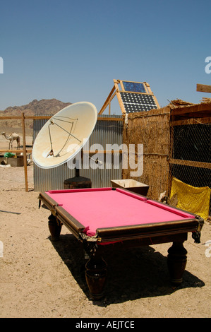 Une table de billard dans un Bédouin près de Dahab composé d'une petite ville sur la côte sud-est de la péninsule du Sinaï en Égypte Banque D'Images