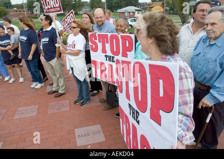 Le gouverneur du Michigan Jennifer Granholm assiste et fait la promotion de lois pour arrêter l'importation de déchets en provenance du Canada Banque D'Images