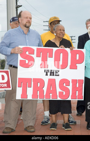 Le gouverneur du Michigan Jennifer Granholm assiste et fait la promotion de lois pour arrêter l'importation de déchets en provenance du Canada Banque D'Images