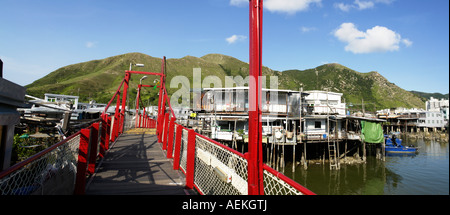 Maisons sur pilotis Tai O village de pêcheurs dans l'île de Lantau à Hong Kong, Chine Banque D'Images