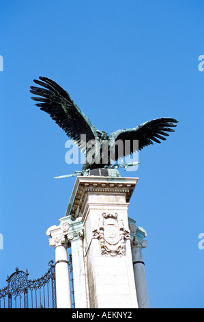 Turul, eagle statue Turul Szobor, à l'extérieur du palais et du château, Castle Hill complexe Zone, Budapest, Hongrie Banque D'Images