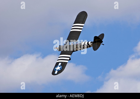 Piper Cub, sous le couvert de l'armée de sauterelles L4 Banque D'Images