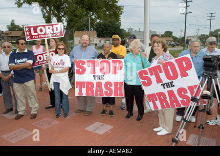 Le gouverneur du Michigan Jennifer Granholm assiste et fait la promotion de lois pour arrêter l'importation de déchets en provenance du Canada Banque D'Images