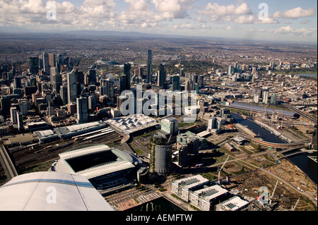 Vue aérienne du CBD de Melbourne, lieu de culte, la rivière Yarra et Bayside Banque D'Images