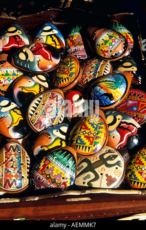 Ocarinas colorés (instruments de musique), Inka Marché, Lima, Pérou Banque D'Images