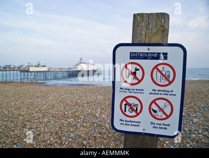 Inscrivez-vous sur la plage 'Eastbourne East Sussex England' Banque D'Images