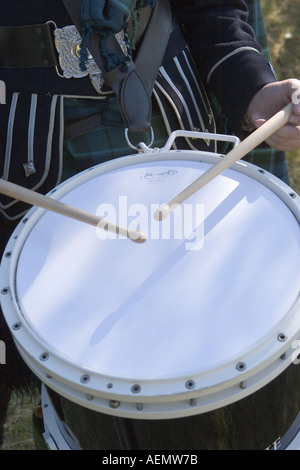 Scottish Pipe Band Drummer, Braemar, Ecosse, Royaume-Uni Banque D'Images