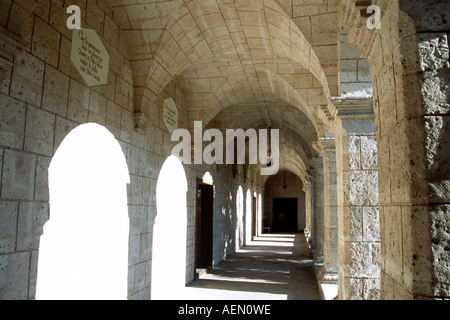 Cloître, Monastère de Santa Teresa, Arequipa, Pérou Banque D'Images