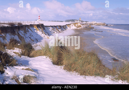 Neige sur les falaises d'happisburgh East Anglia norfolk england uk Banque D'Images