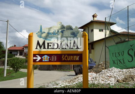 Village de vin, vin de Medana Brda, région de Primorska, Slovénie Banque D'Images