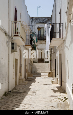 Ruelle de la vieille ville de Salzbourg, les Pouilles, Italie du sud. Banque D'Images