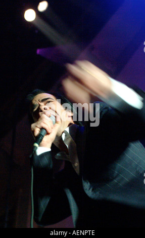 Nick Cave and the Bad Seeds en concert, Brixton Academy, Novembre 2004 Banque D'Images