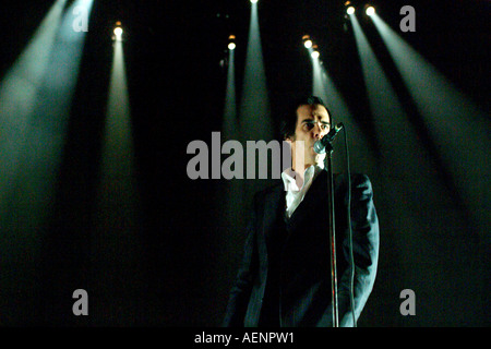 Nick Cave and the Bad Seeds en concert, Brixton Academy, Novembre 2004 Banque D'Images
