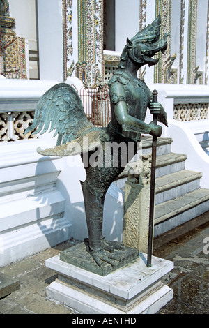 Statue ailée, Grand Palace, Bangkok, Thaïlande Banque D'Images