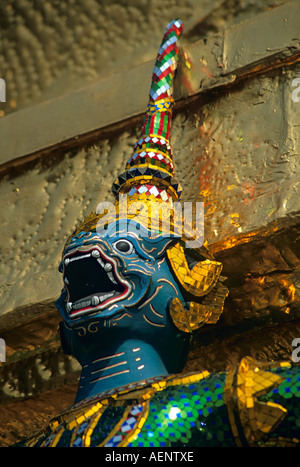 Visage de démon mythique gardien figure, Grand Palace, Bangkok, Thaïlande Banque D'Images