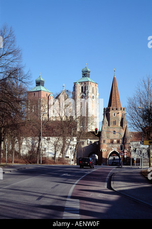 Ingolstadt, Münster Unserer Lieben Frau Zur Schönen (Liebfrauenmünster), Davor das Kreuztor Banque D'Images