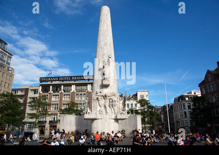 La Place du Dam à Amsterdam et Monument National le Samedi, 14 juillet 2007. Banque D'Images