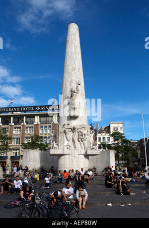La Place du Dam à Amsterdam et Monument National le Samedi, 14 juillet 2007. Banque D'Images