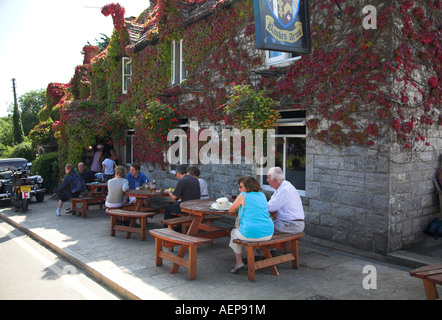 Bankes Arms Pub dans le village de Studland sur l'île de Purbeck, Dorset, Angleterre. Banque D'Images