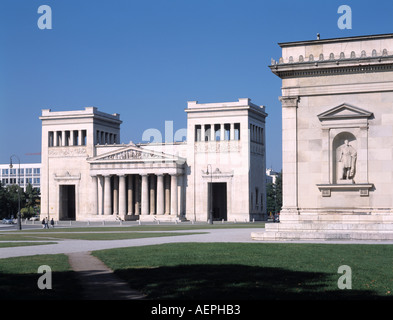 München, Propyläen Aussen und Glypothek, Banque D'Images