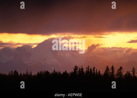 Vue de la chaîne de l'Alaska sur la péninsule de l'Alaska à partir de la péninsule de Kenai Southcentral Alaska Banque D'Images