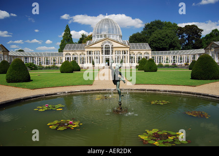 The Great Conservatory and Gardens, Syon House, Brentford, London Borough of Hounslow, Greater London, Angleterre, Royaume-Uni Banque D'Images