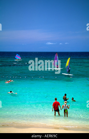 Une école de planche à voile près de l'île de la Jamaïque ciboney archipel des Grandes antilles caraïbes Banque D'Images