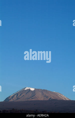 Le Kilimandjaro vu de la ville voisine de Moshi. Tanzanie, Afrique Banque D'Images