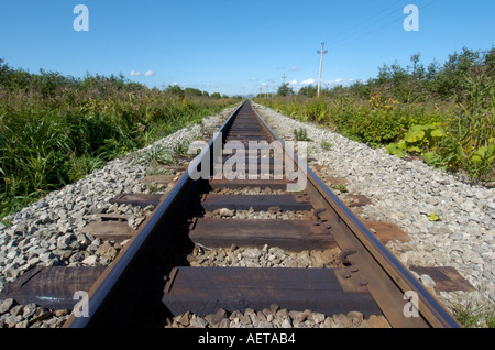 Le nord au sud de la voie unique de la ligne de chemin de fer construit par les Japonais sur l'île de Sakhaline en Russie 2005 Banque D'Images