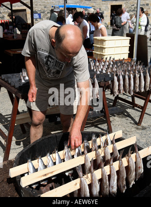 L'aiglefin cuit le poisson fumé, Smokies préservés des spécialités de fruits de mer, du nord-est de l'Ecosse, Moray, London, UK Banque D'Images