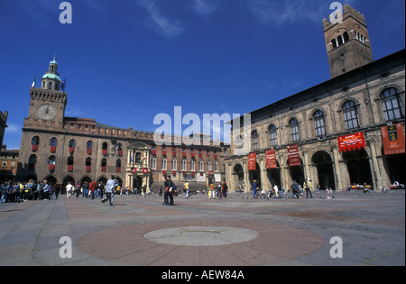 Vue sur la Piazza Maggiore Bologne Émilie-romagne en Italie Banque D'Images