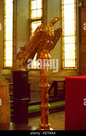 Apm71179 un oiseau de métal et vue de l'intérieur de l'Église Afghanistan Christianisme Colaba Mumbai Maharashtra Inde Bombay maintenant Banque D'Images