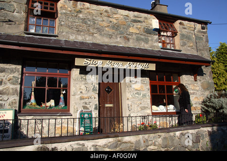 Bryn Pistyll Shop Waunfawr Snowdonia Village North Wales UK Banque D'Images