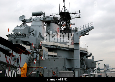 USS New Jersey BB 62 est l'un des quatre cuirassés de la classe Iowa détails du côté du navire, de la port helo Banque D'Images