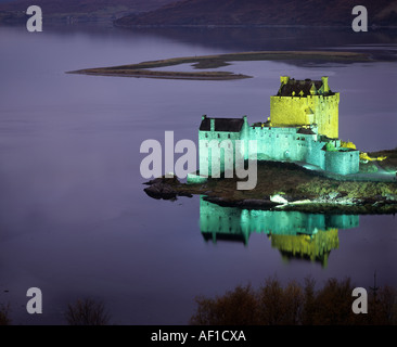 Le Château d'Eilean Donan sur Loch Duich, Highland, Scotland, UK Banque D'Images