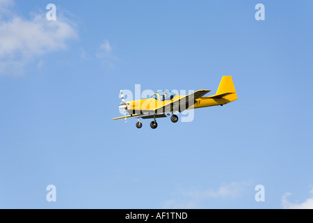 En avion léger venant d'atterrir à l'aéroport Staverton (Gloucestershire), Gloucestershire Banque D'Images