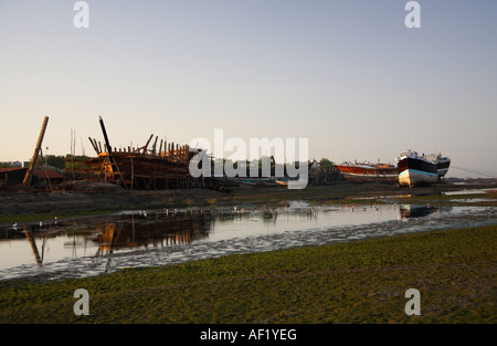 Chantier de construction navale en bois, Mandvi, Kutch, Gujarat, Inde Banque D'Images