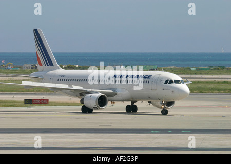 Air France Airbus A320 à l'aéroport de Nice Côte d'Azur France Banque D'Images