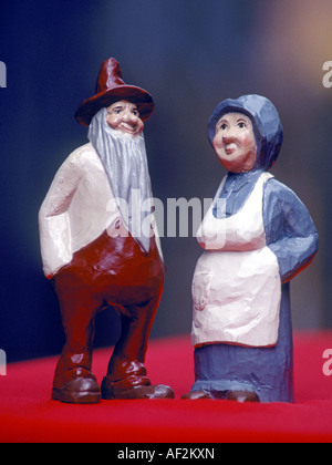 Les gens de hillbilly sculptures par des artistes Ike et Sandy Spillman à une petite boutique le long de la Blue Ridge Parkway en Virginie du sud Banque D'Images